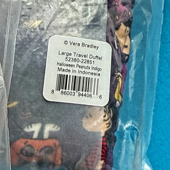 Vera Bradley Peanuts Snoopy Halloween Duffel Bag Travel Weekend Great Pumpkin - Picture 16 of 16